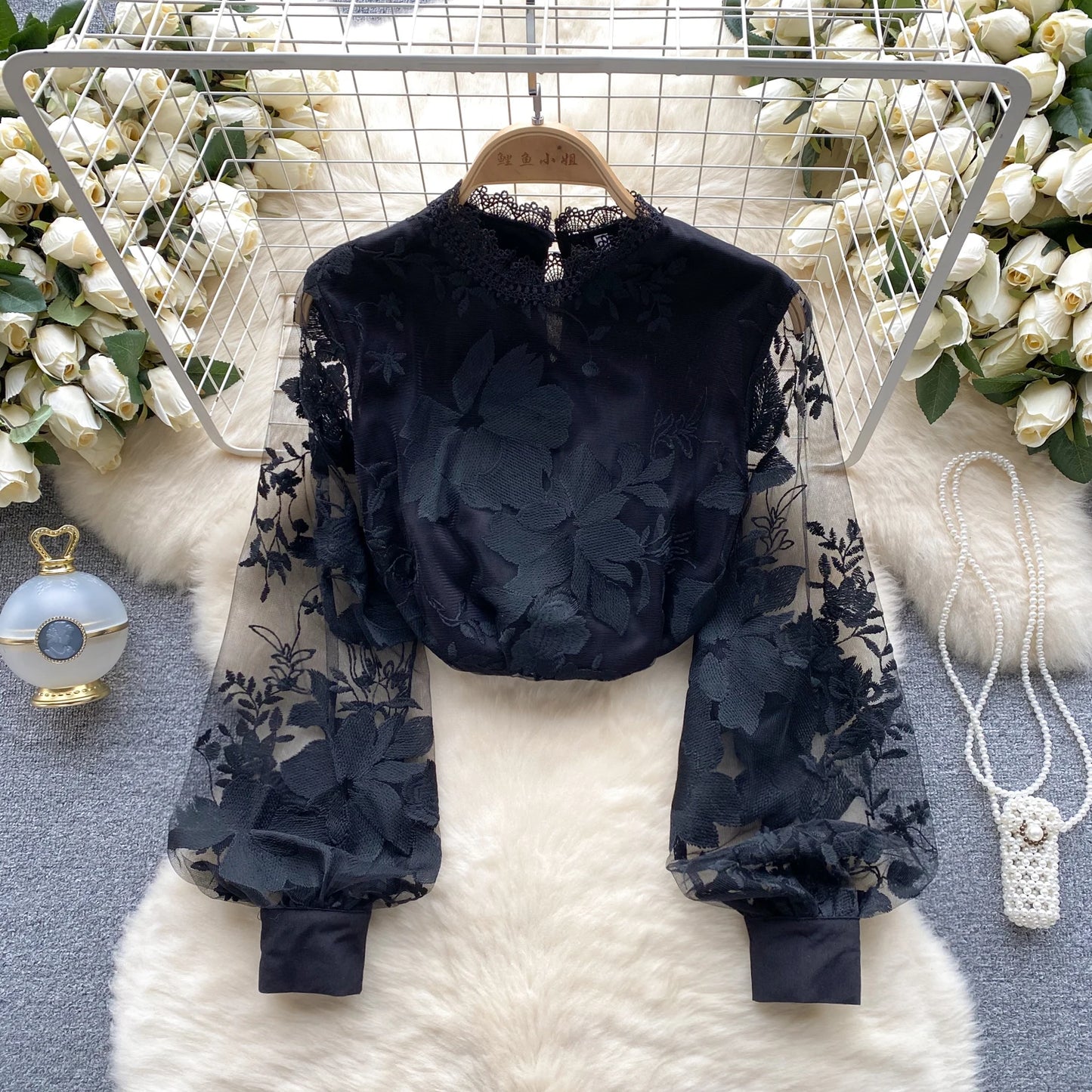 Casual Lace Blouses Women Puff Sleeve Lace Shirts Ladies Casual Tops Clothes Women Wholesale
