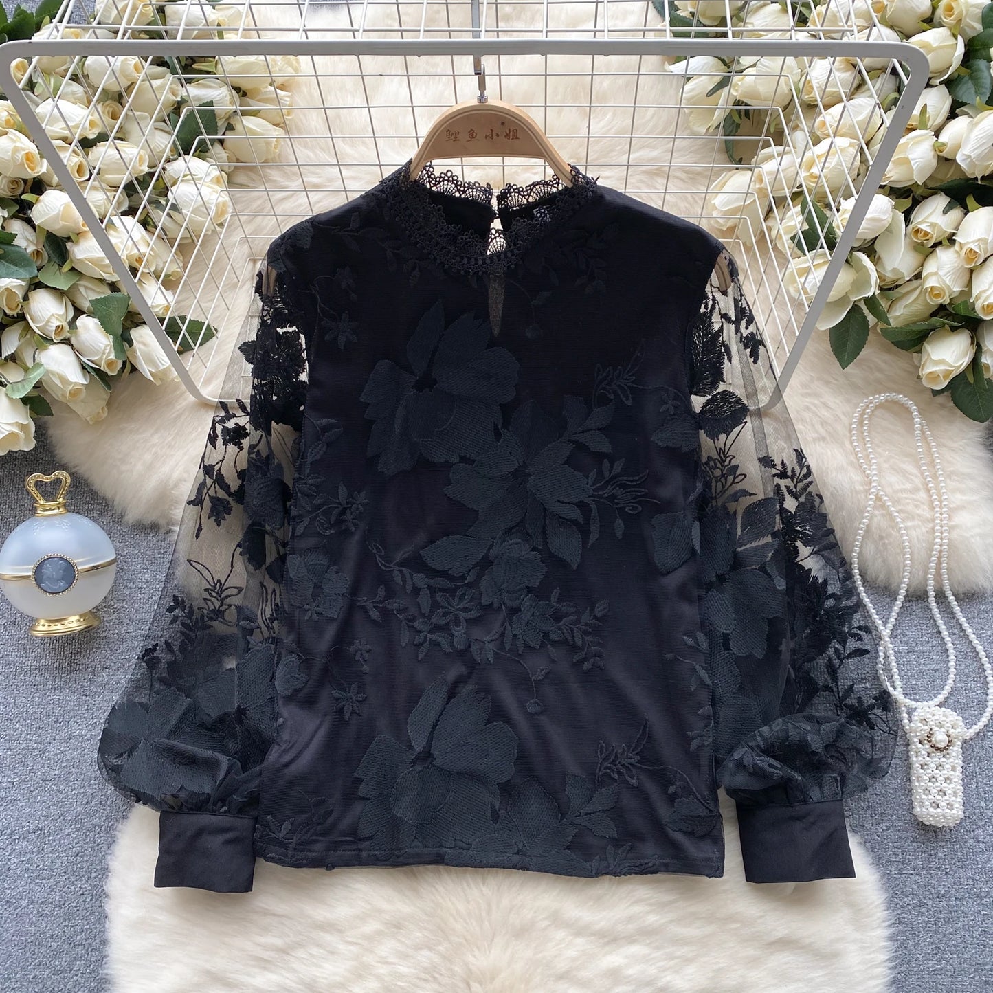 Casual Lace Blouses Women Puff Sleeve Lace Shirts Ladies Casual Tops Clothes Women Wholesale