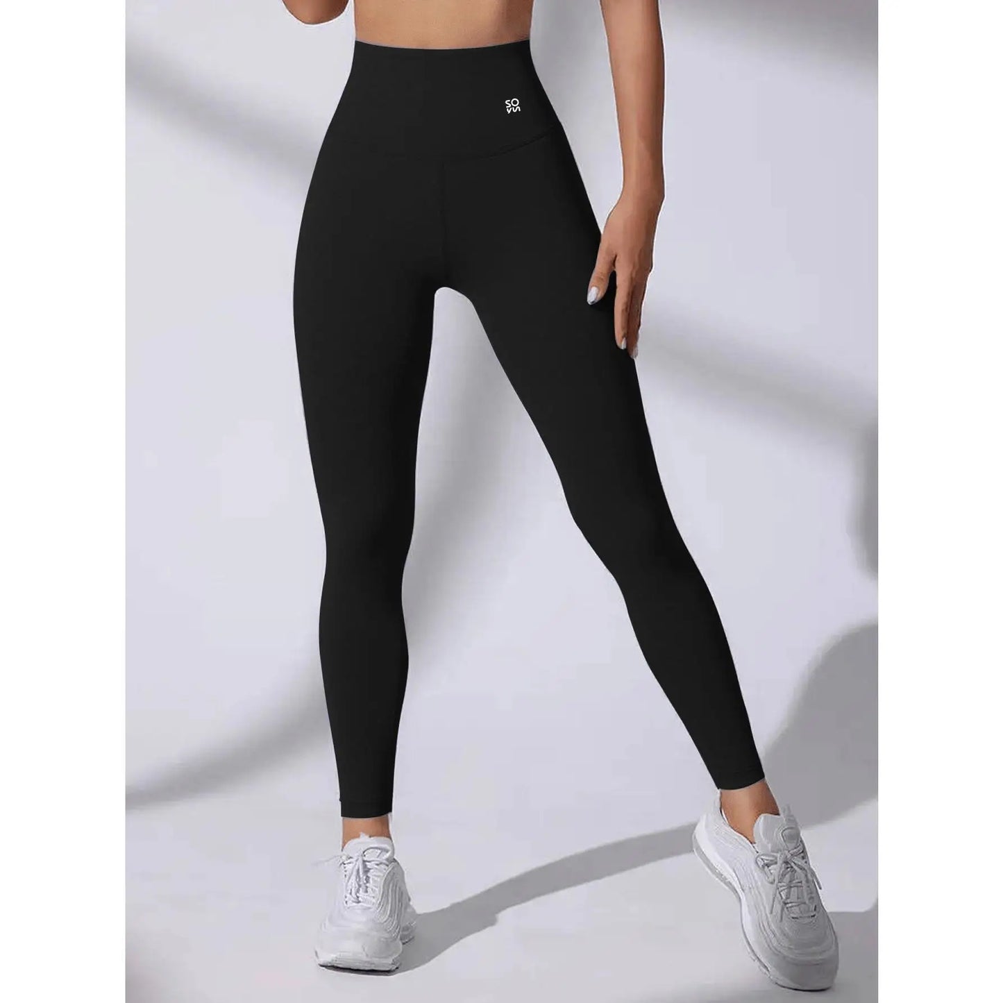 Women's yoga pants come in multiple colors, suitable for running and yoga