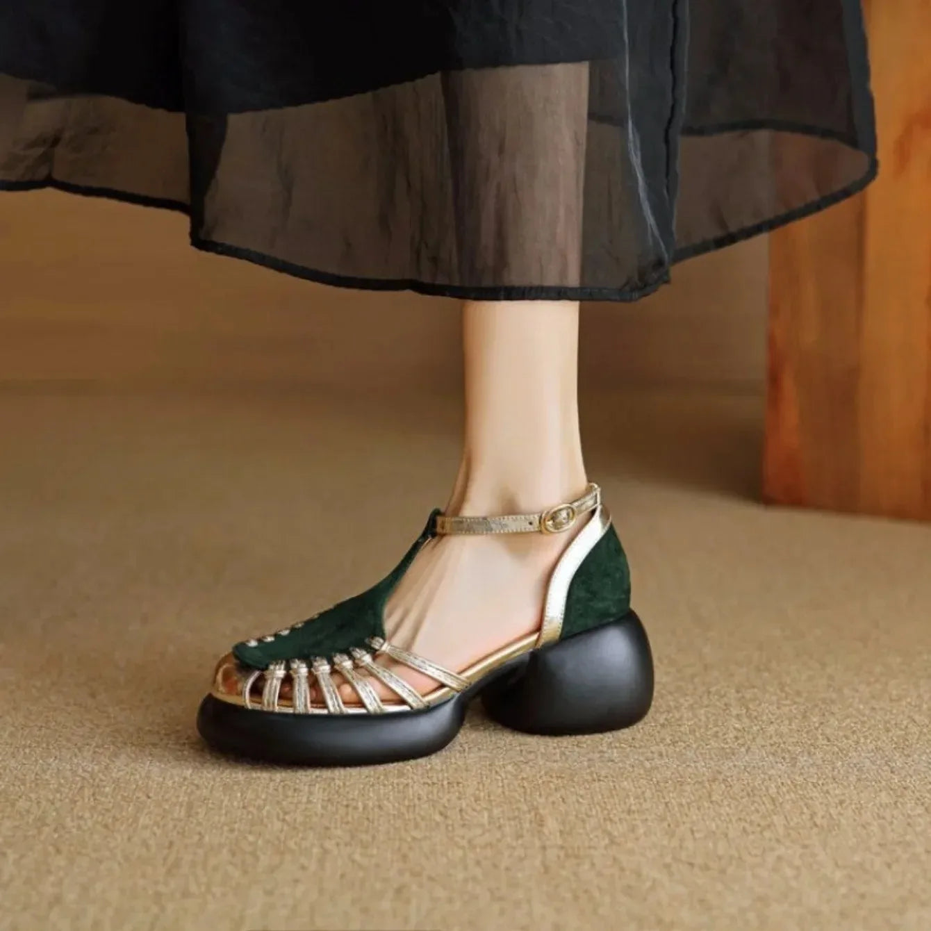 Women's Shoes 2025 New Summer Trend Comfortable Low-heeled Shoes Baotou Casual One-line Buckle Fashion Roman Sandals