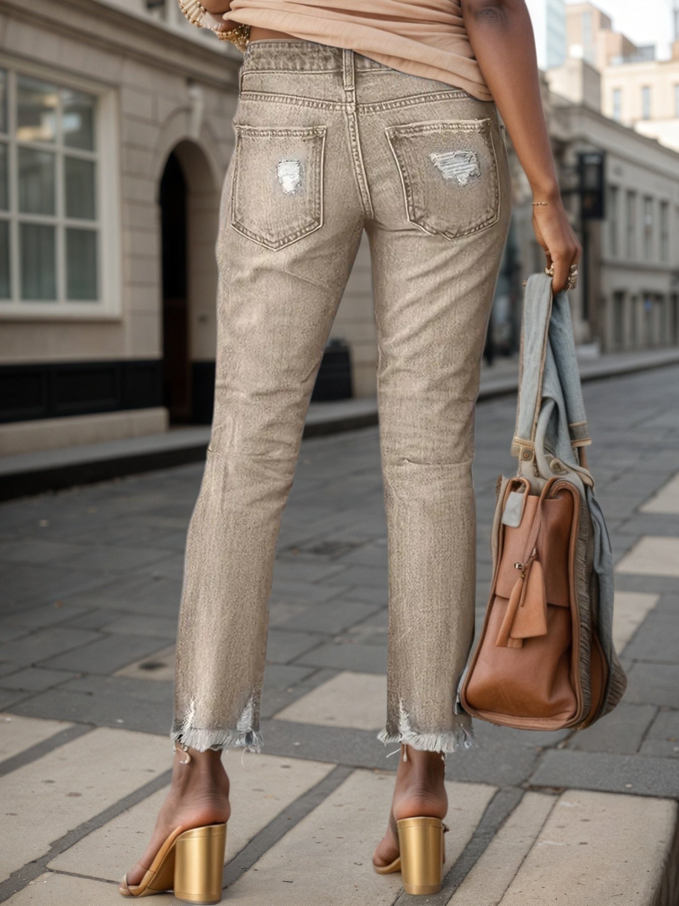 2025 New Women's Fashion Ripped Plus-sized Jeans, Straight And Slim 9-inch Jeans, Retro And Comfortable Jeans, Suitable For All Occasions, Plus-sized Women's Denim Clothing