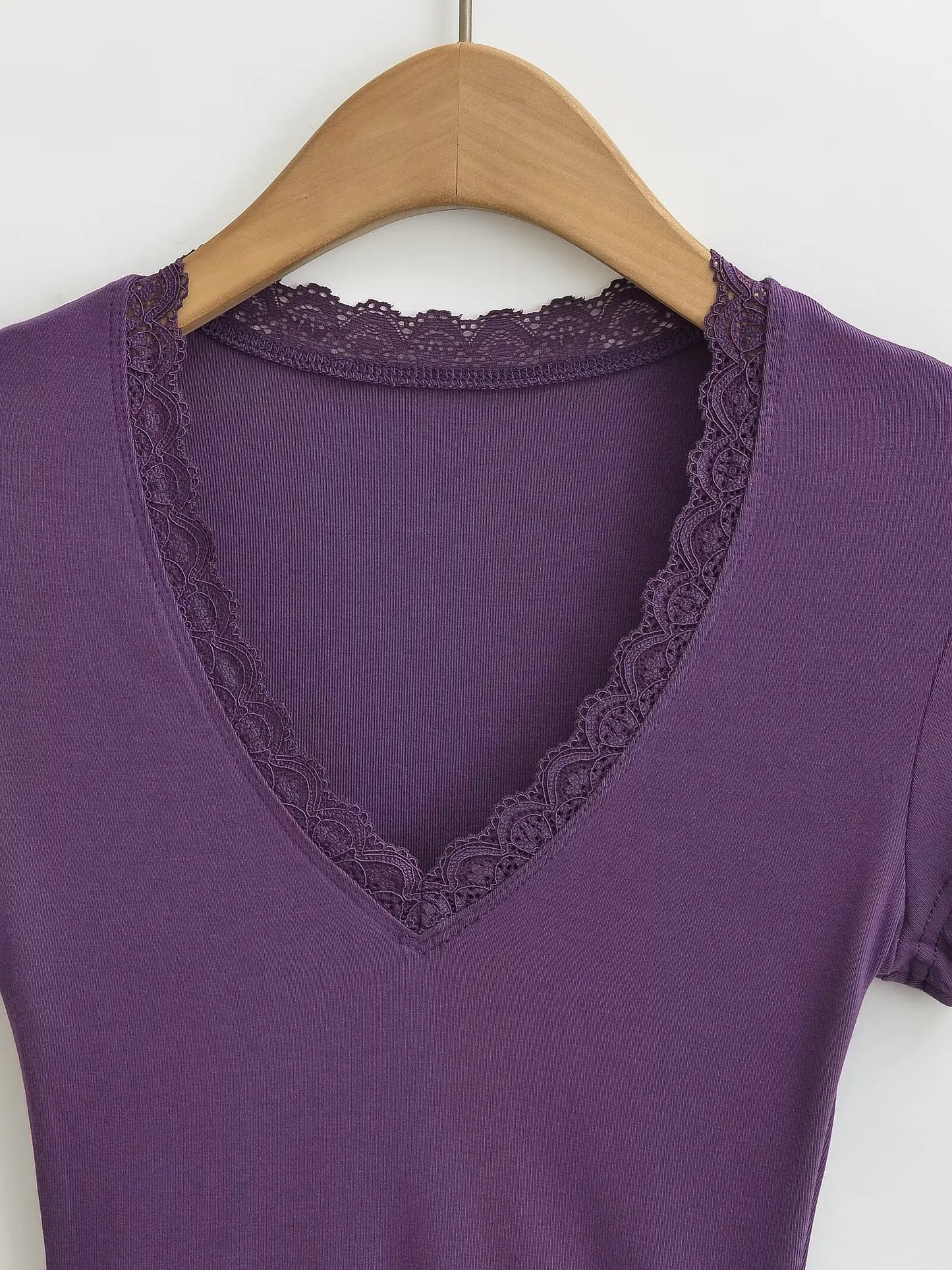 Women 2024 Summer New Fashion V-Neck Lace T-Shirt Vintage Slim-Fit Casual Chic Female Tee Shirt Tops Mujer