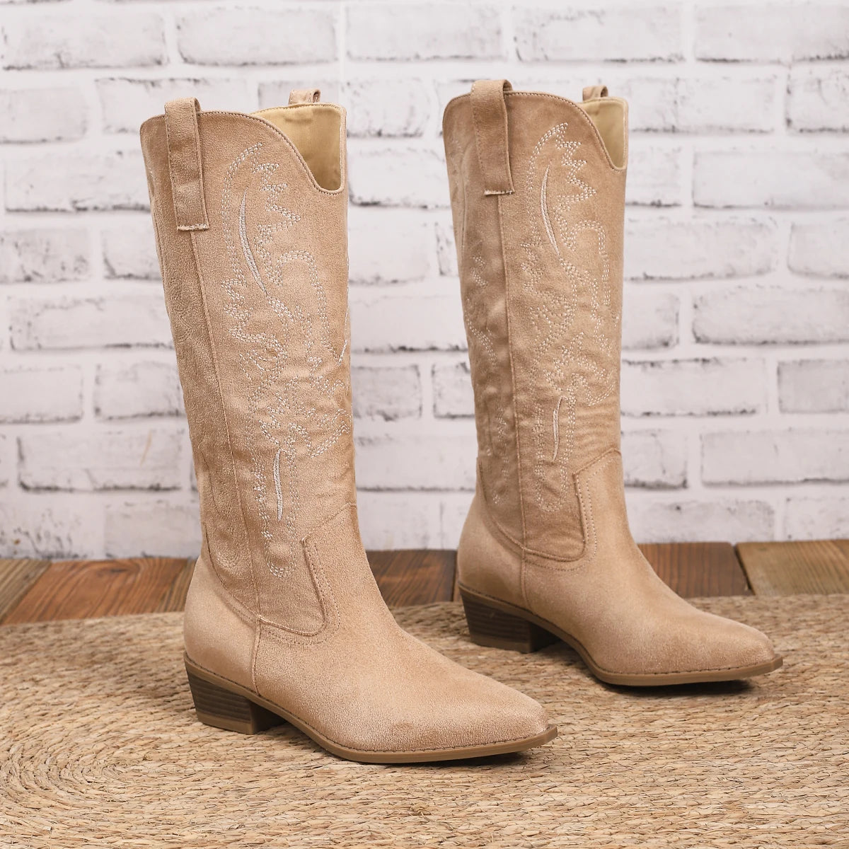 New Autumn and Winter Women's Knee-high Boots with Pointed Toe and Thick Heels, Retro Long Boots, Slip-on Boots