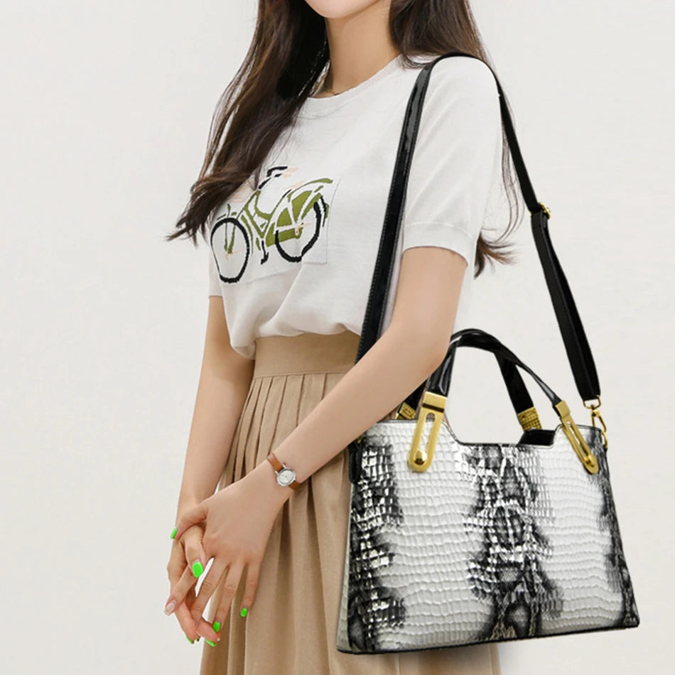 Fashion Trend Noble Women Handbag Python Pattern Luxury Ladies Party Handbag and Purse Elegant Wedding Party Casual Tote 2024