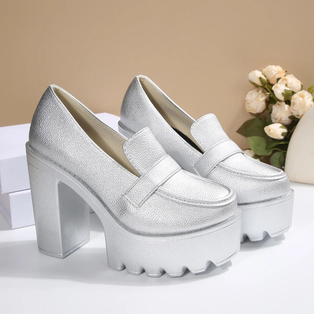 Comfortable women's shoes for Spring and Summer 2025: New deep-mouthed high heels and thick-soled single shoes for women