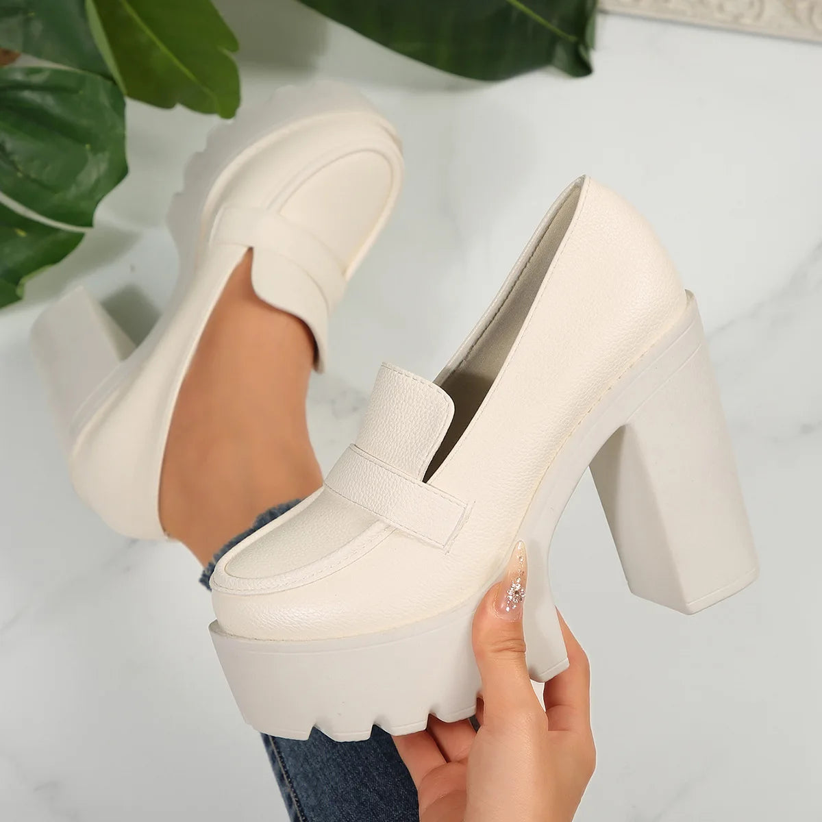 Comfortable women's shoes for Spring and Summer 2025: New deep-mouthed high heels and thick-soled single shoes for women