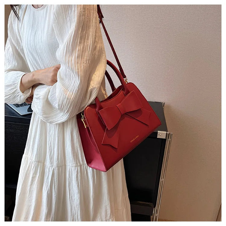 2025 New Luxury Wedding Clutch Bride Bag Elegant Red Bridesmaid Purse, Women's Fashion Handbag Versatile Small Evening Party Bag