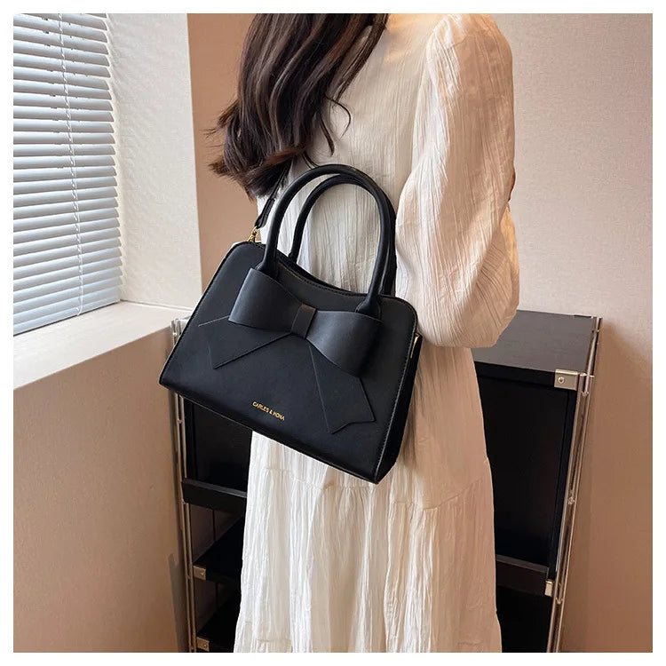 2025 New Luxury Wedding Clutch Bride Bag Elegant Red Bridesmaid Purse, Women's Fashion Handbag Versatile Small Evening Party Bag