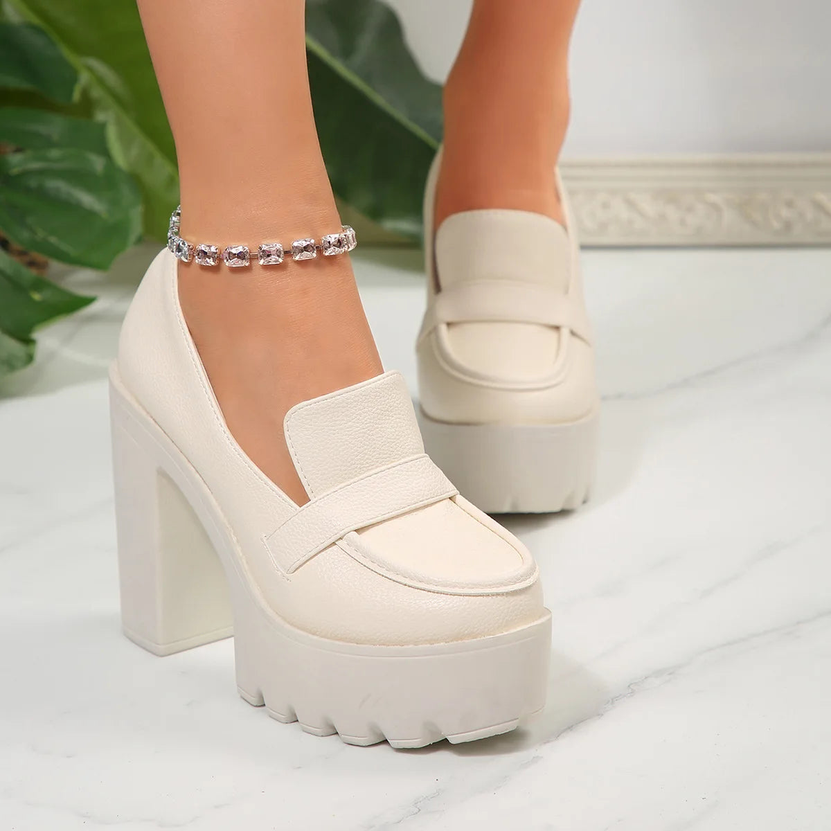 Comfortable women's shoes for Spring and Summer 2025: New deep-mouthed high heels and thick-soled single shoes for women