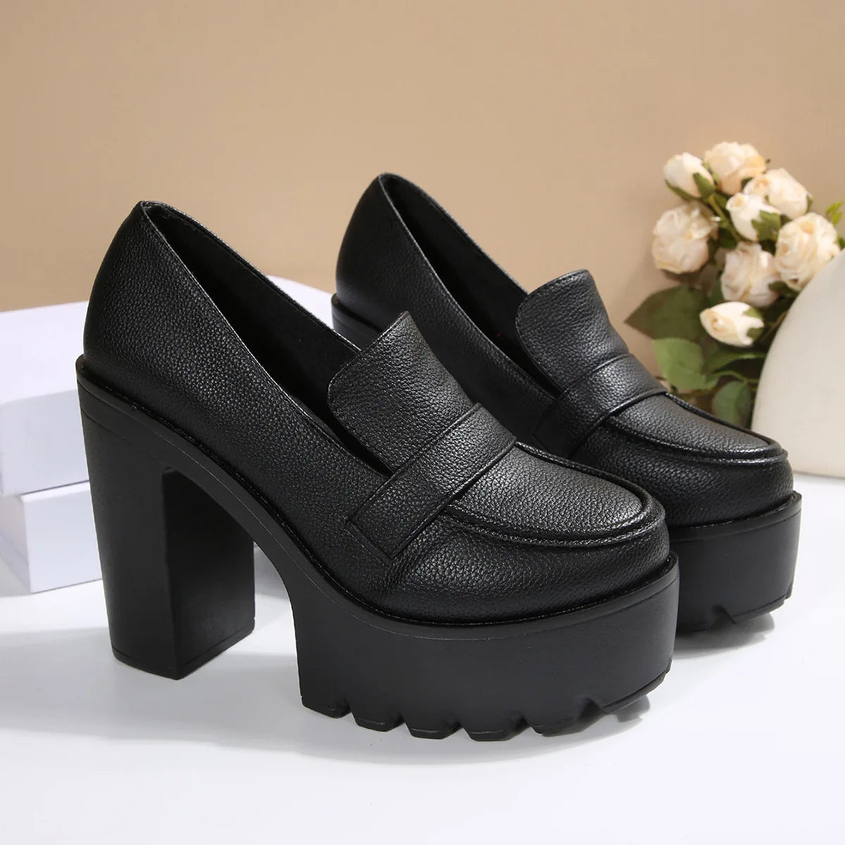 Comfortable women's shoes for Spring and Summer 2025: New deep-mouthed high heels and thick-soled single shoes for women