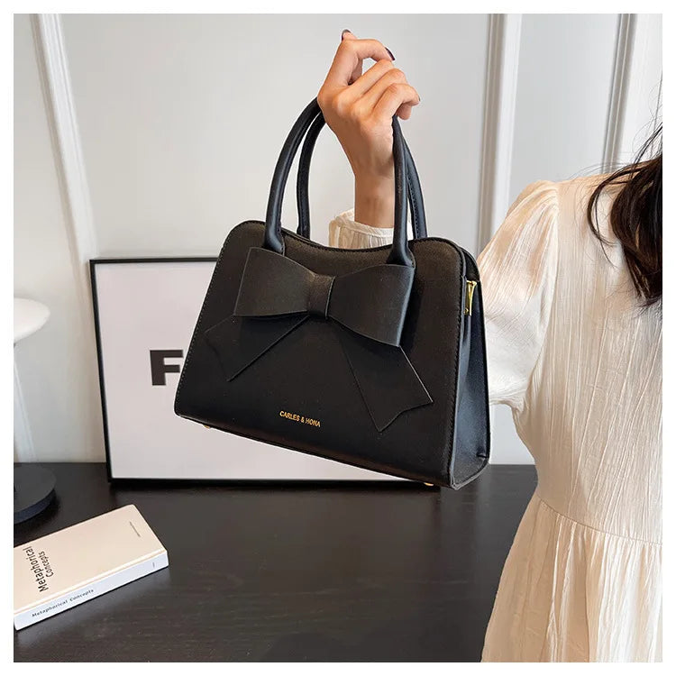 2025 New Luxury Wedding Clutch Bride Bag Elegant Red Bridesmaid Purse, Women's Fashion Handbag Versatile Small Evening Party Bag