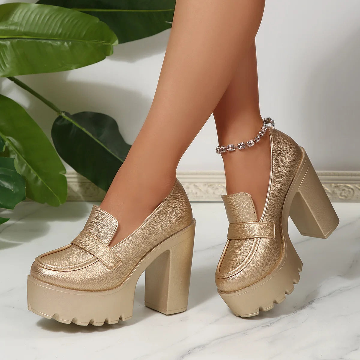 Comfortable women's shoes for Spring and Summer 2025: New deep-mouthed high heels and thick-soled single shoes for women