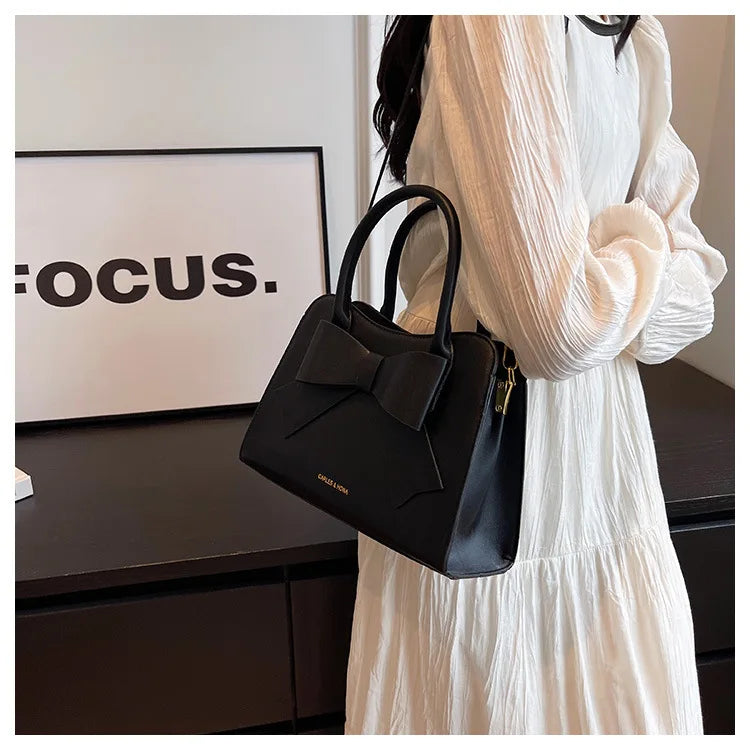 2025 New Luxury Wedding Clutch Bride Bag Elegant Red Bridesmaid Purse, Women's Fashion Handbag Versatile Small Evening Party Bag