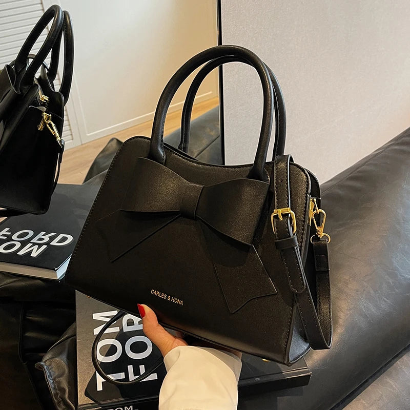 2025 New Luxury Wedding Clutch Bride Bag Elegant Red Bridesmaid Purse, Women's Fashion Handbag Versatile Small Evening Party Bag